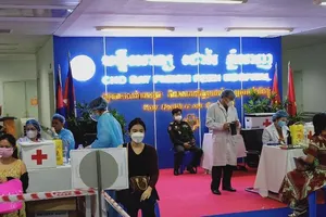 BV Chợ Rẫy Phnom Penh dốc sức cùng Campuchia chống dịch 