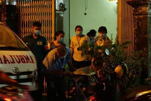 TP.HCM xác minh 86 người tiếp xúc, bay chung với BN 2910