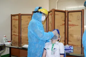 TP.HCM lấy mẫu xét nghiệm COVID-19 công nhân ở khu công nghiệp