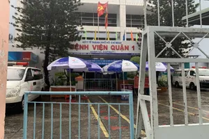 Bệnh viện quận 1 tạm ngưng tiếp nhận bệnh do 1 ca test nhanh COVID-19 dương tính