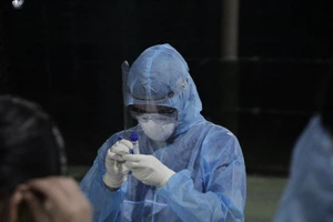 TP.HCM thêm 15 ca nhiễm COVID-19 ở 7 quận huyện, 1 ca chưa rõ nguồn lây