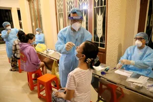 Quận Gò Vấp xét nghiệm COVID-19 cho người lao động đi làm ngoài quận