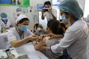 Vì sao tiêm ngừa đủ 2 mũi vaccine COVID-19 vẫn mắc bệnh? 