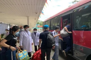 Bệnh viện Chợ Rẫy điều hơn 180 y bác sĩ hỗ trợ TP.HCM điều trị COVID-19 