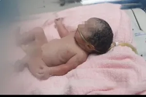 Cuộc chạy đua giữa đêm cứu nữ bác sĩ mắc COVID-19 ‘mẹ tròn con vuông’