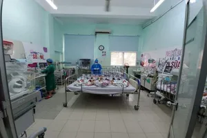 'Chúng tôi cố gắng chăm sóc để các em mau khỏe về với gia đình'