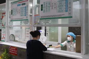 Hướng dẫn sàng lọc COVID-19 mới cho người đi khám chữa bệnh ở TPHCM