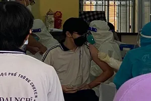 Vì sao học sinh từng là F0 khỏi bệnh sau 14 ngày cũng được tiêm vaccine?