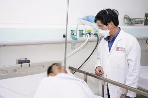 Ngộ độc methanol mà bị chẩn đoán nhồi máu cơ tim, bệnh nhân suýt chết