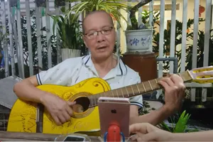 Lần đầu tiên cất lại tiếng hát sau 30 năm mắc Parkinson