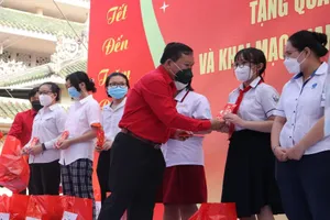 Hội Chữ thập đỏ TP.HCM vận động chăm lo Tết hơn 7,2 tỉ đồng