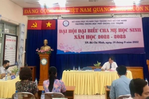 Bị phụ huynh phản ứng, trường học tại TP.HCM dừng xin tài trợ