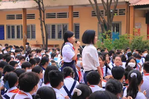 Nói xấu sau lưng, 'dìm hàng' bạn bè cũng là bạo lực học đường