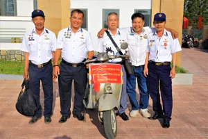 Cựu binh Trường Sa chạy Vespa xuyên Việt gặp đồng đội Trường Sa