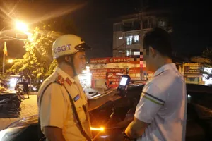 Tài xế ô tô bất ngờ vì 'nhậu từ trưa vẫn còn nồng độ cồn'