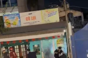 Hai nhóm thanh niên hỗn chiến trên đường Ung Văn Khiêm