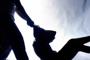 Bị cướp sạch khi nhận lời bàn việc với người lạ ở nhà nghỉ