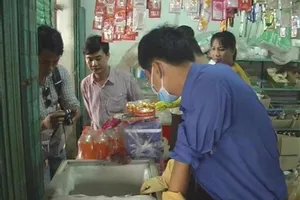 Phát hiện số lượng lớn thịt thối trong tiệm tạp hóa