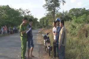 Giấu ma túy trong quần lót, dây nịt vẫn bị lộ