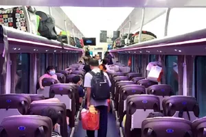 Ga Sài Gòn đóng mới nhiều toa xe phục vụ hành khách 