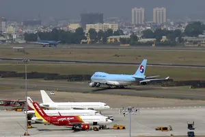 Tạm dừng các công trình ở đầu Tây sân bay Tân Sơn Nhất