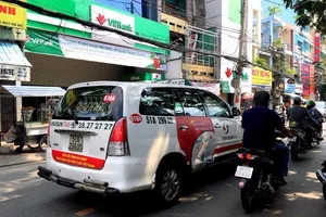 Vinasun tháo ngay khẩu hiệu phản đối Grab, Uber