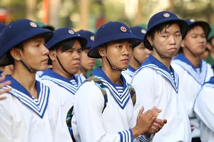 Các tân binh trong một đợt giao quân nghĩa vụ quân sự ở TP.HCM. Ảnh: HOÀNG GIANG