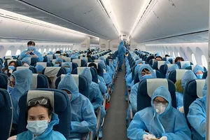 Các chuyến bay đưa công dân về Việt Nam trong giai đoạn dịch COVID-19 bùng phát. Ảnh: TTXVN