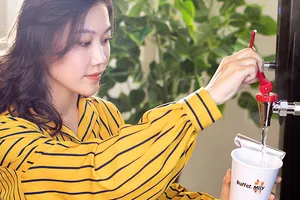 Sôi động thị trường mì tôm siêu đắt