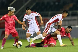 Lâu lắm rồi sân Thống Nhất mới sáng đèn từ Cúp TP.HCM