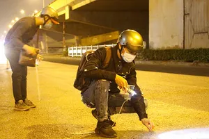 'Đinh tặc' hoành hành trên quốc lộ 1 đoạn qua TP Thủ Đức