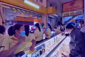 Giải mã hiện tượng lạ lùng về giá vàng 