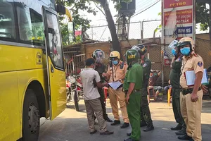 Công an xử lý nhóm bảo kê bến cóc ở ga Sóng Thần