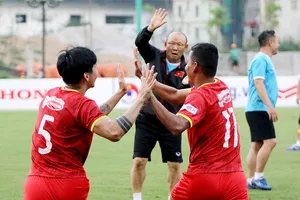 Văn Hậu trở lại, thầy Park mừng rơn