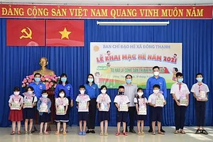 'Mang tết Thiếu nhi đến trẻ em ở khu cách ly, phong tỏa'
