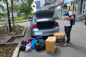 Giữ đồ, cho sinh viên ở miễn phí qua mùa dịch