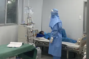 Bệnh nhân bị cách ly tìm nơi chạy thận