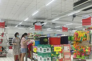 Xoay xở tìm cách ứng phó với giá cả leo thang