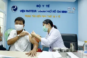 Thứ trưởng Bộ Y tế: 2 tuần tới là cơ hội lớn để TP.HCM dập dịch