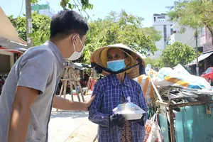 “Bếp ăn O đồng” của thầy cô ở Đà Nẵng