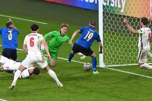 Ngôi vương của Ý qua biểu tượng Chiellini và Bonucci