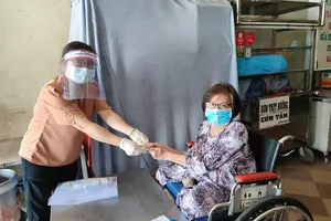 Có thường trú vẫn được nhận hỗ trợ gói 886 tỉ tại nơi tạm trú