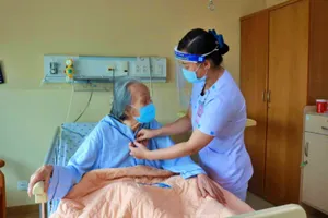 Nửa đêm cầu cứu bác sĩ tư vấn mùa dịch