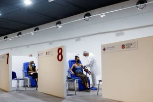 Thủ tướng Ý: Tiêm vaccine phòng COVID-19 có thể sẽ là nghĩa vụ bắt buộc