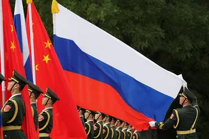 Khả năng Nga-Trung 'liên thủ' đối phó trục Mỹ-Anh-Úc