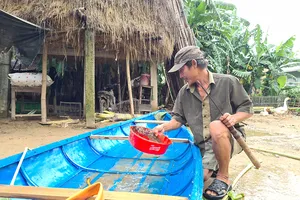 Người dân vùng rốn lũ thấp thỏm dưới họng nước thủy điện