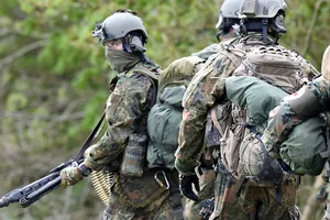 EU cân nhắc thành lập lực lượng phản ứng nhanh, không cần Mỹ