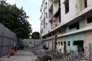 TP.HCM tìm cách xử lý 14 chung cư cũ