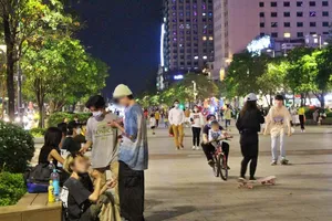 Người trẻ còn lơ là, chủ quan phòng dịch