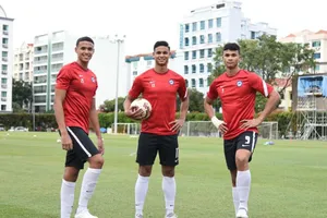 3 cậu ấm nhà Fandi Ahmad là hình mẫu tuyển Singapore